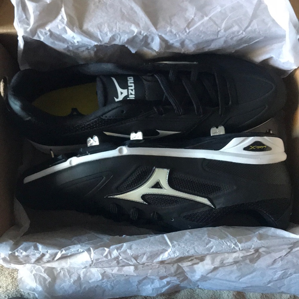 Mizuno Dominant IC men’s baseball cleats